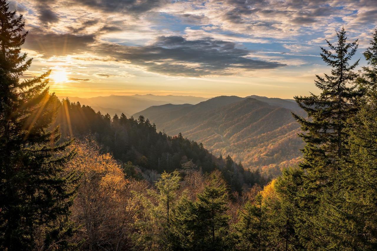 Nestled Inn McCookville Bagian luar foto