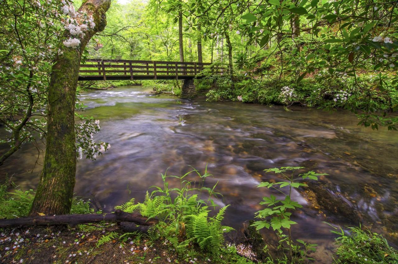 Nestled Inn McCookville Bagian luar foto