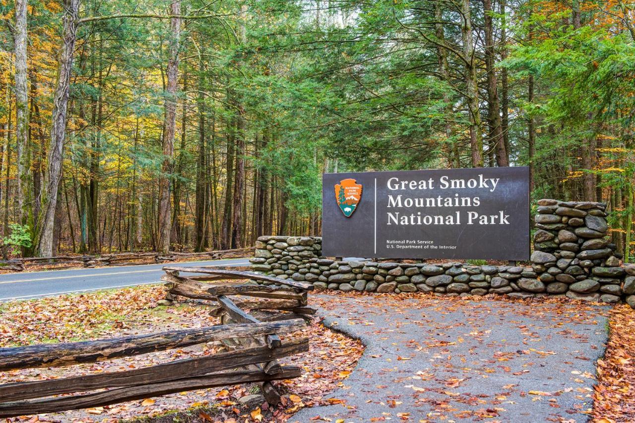 Nestled Inn McCookville Bagian luar foto